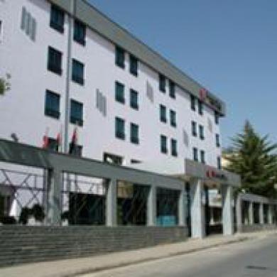 Ramada Hotel & Suites Amman Ngoại thất bức ảnh